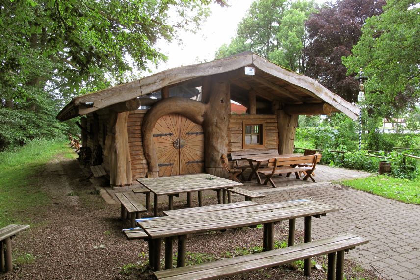 Biergarten im Schloßpark Kühbach