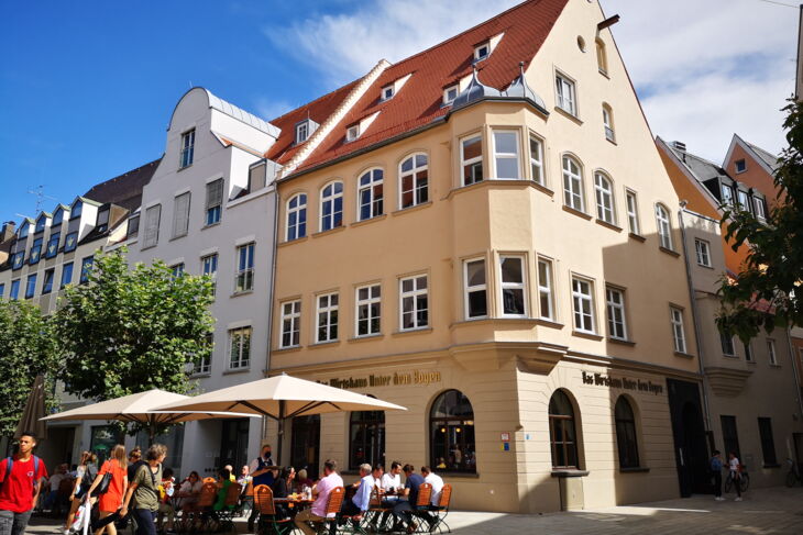 Das Wirtshaus unter dem Bogen