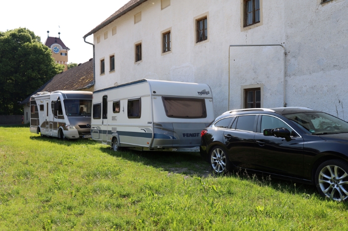 Rai Reiten Dasing, Camping mit Blick auf die Pferdekoppel